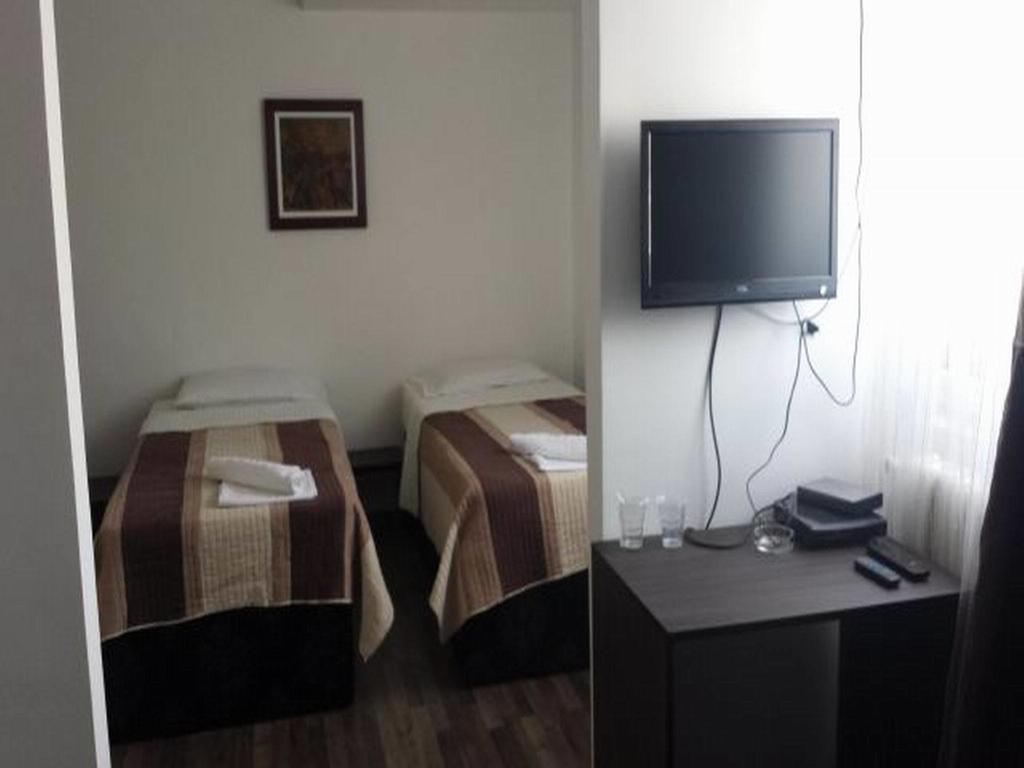 Gros Hotel - Leskovac Leskovac  Luaran gambar
