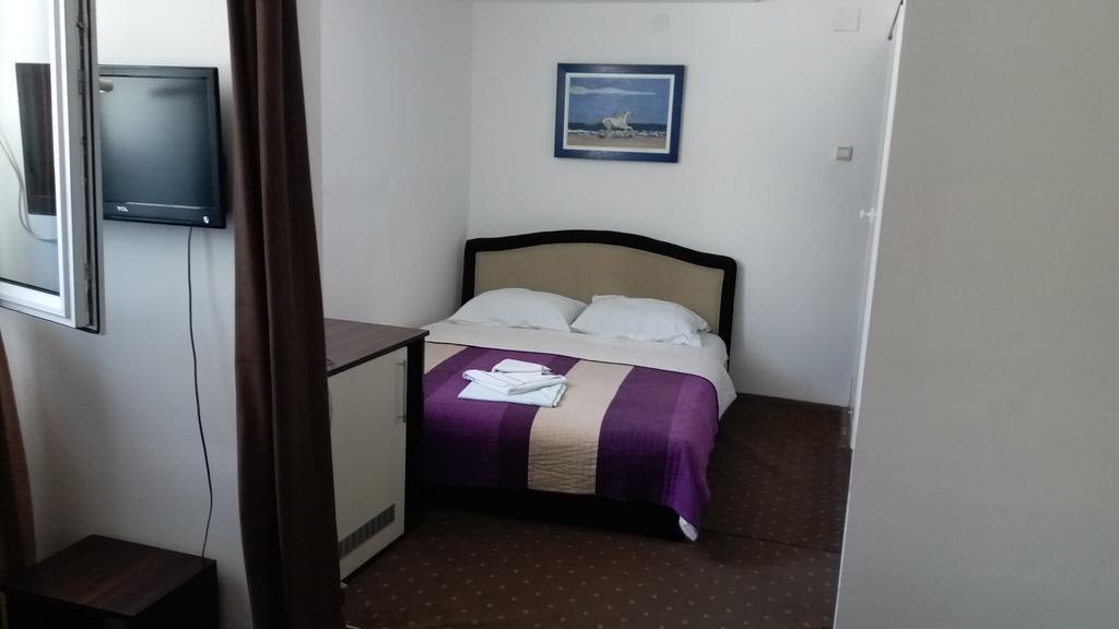 Gros Hotel - Leskovac Leskovac  Luaran gambar